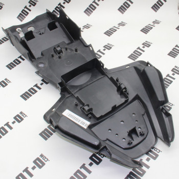 Пластик задній центральний, нижній TARO GP1 400
