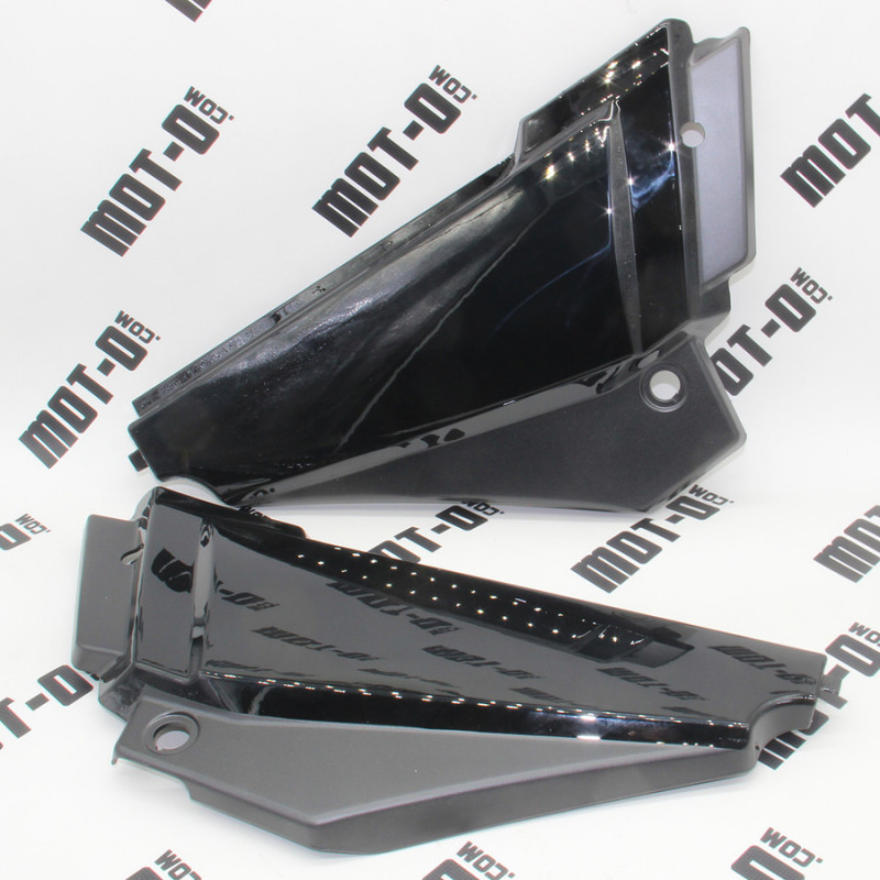 Пластик боковой центр., (л+п) черный глянец Shineray XY150GY-17